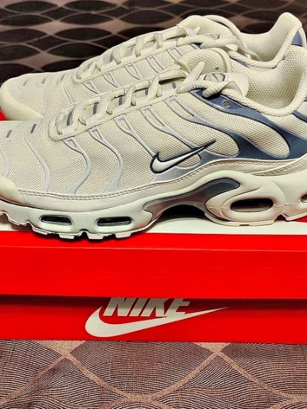 Nike Air Max Plus Women Summit White Ashen Slate Size US 8.5 New